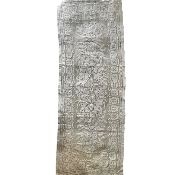 Lace Table Runner 39.5x14.5 Floral & Geometric Pattern Creamy Beige VTG Wedding - Picture 1 of 10